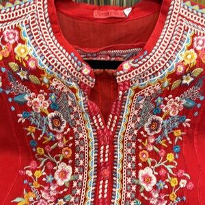 Johnny was women’s size XL red embroidered tunic blouse. Gorgeous flowy like new